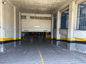 Parqueo Centro Comercial Unidos