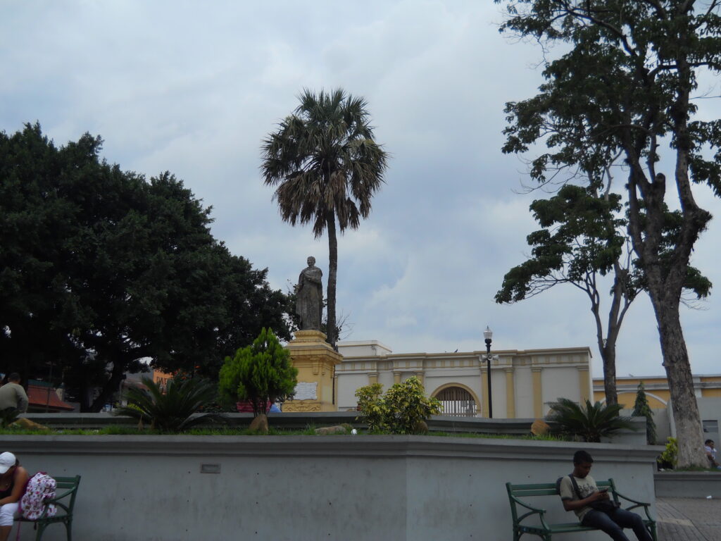 Plaza_San_Jose_en_el_centro_de_san_salvador